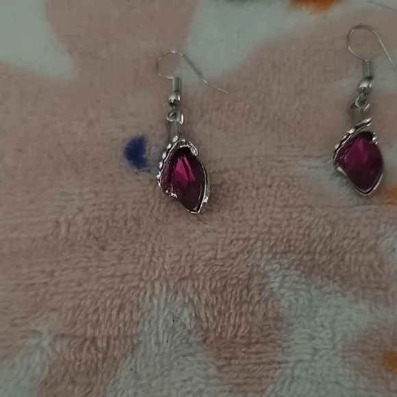 Chic Silver and Red Bracelet Set - Picture 2 of 5